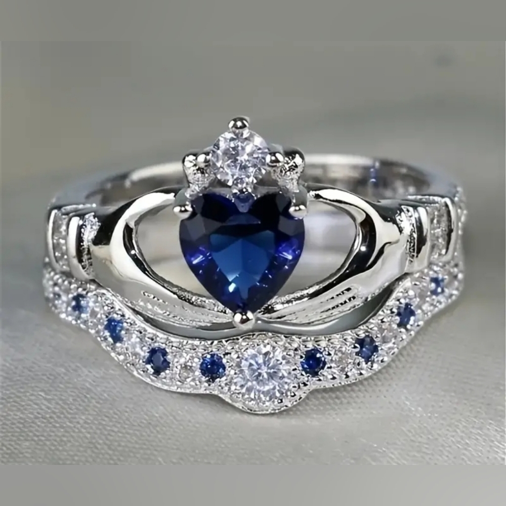 Nwt two piece ring set